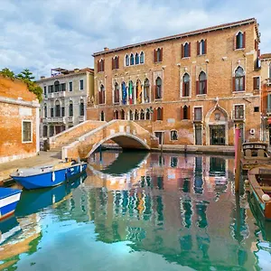 Ξενοδοχείο Palazzo Marcello Al Sole ***