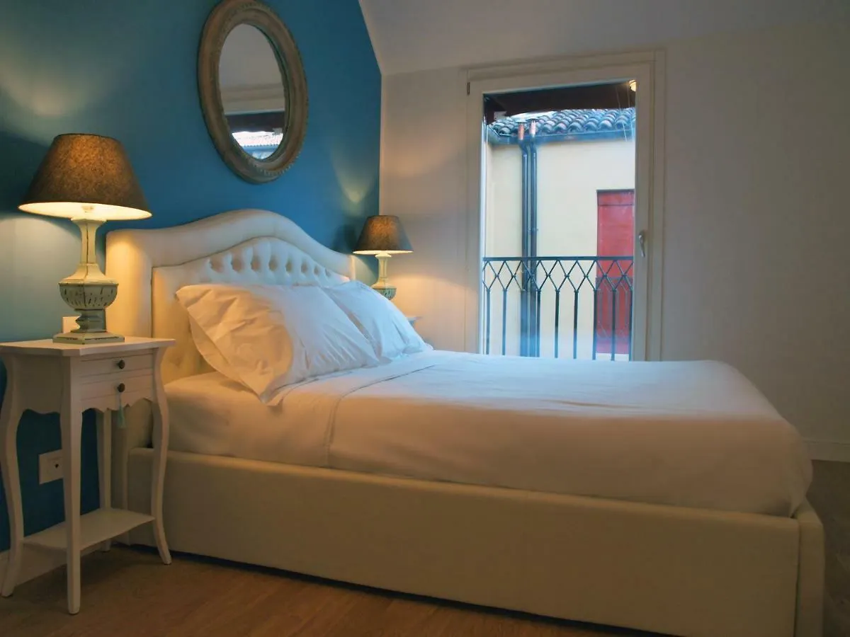 Cosmopolitan Central Rooms Bologna Guest house